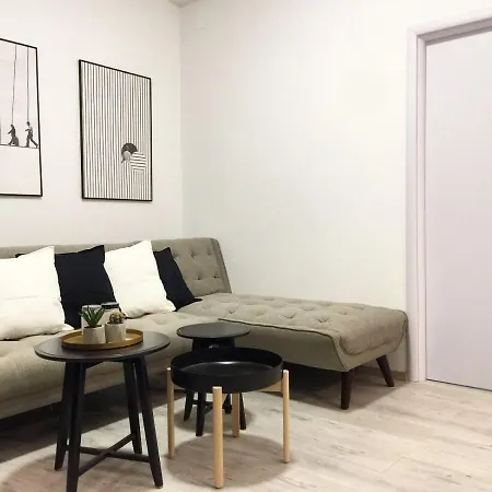 Perfect Home: Cozy 2Br Apt & Balcony-2
