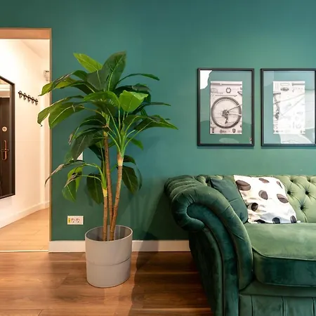 Downtown Retreat: Spacious 2-Br By Unirii Square-2