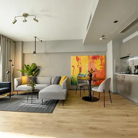 Luxury Apartment Near Radisson Hotel - Wall Projector & Modern Design-3