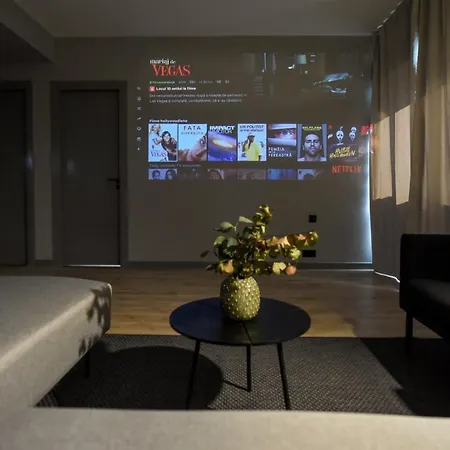 Luxury Apartment Near Radisson Hotel - Wall Projector & Modern Design-2