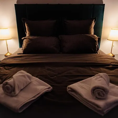 New Luxury City Center Studio-3