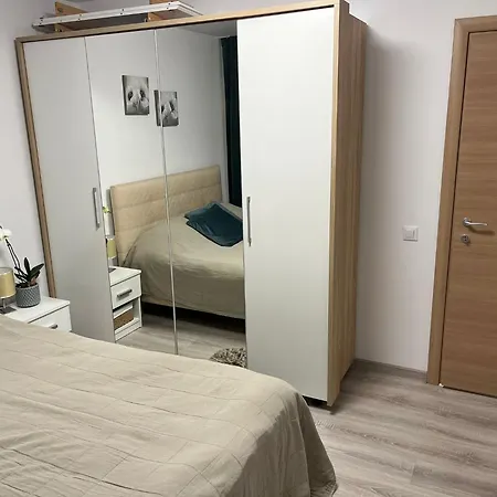 Lory'S Apartament-3