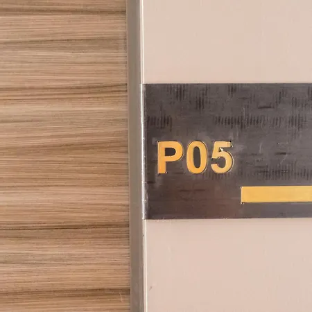 Botanlque 1Br In Business Centre-3