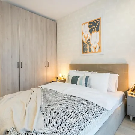 Botanlque 1Br In Business Centre-2