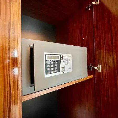Royal Studio Apartment With A Perfect View - Yamaluxe-3