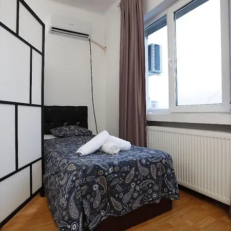 3 Bdrm Apartment In City Center-2