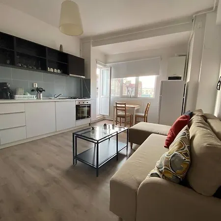 Gorgeous Apartment Near Old Town-2