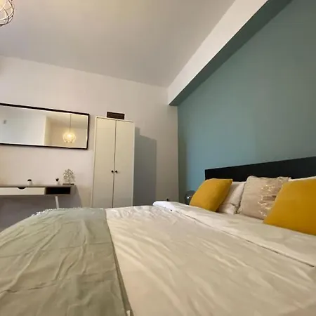 Kara'S Apartment-3