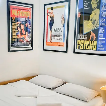 Central Park Hollywood Apartment-3