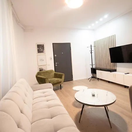Old Town Bucharest Apartment Poiana 7-2
