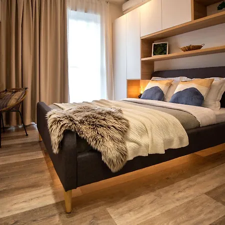 Modern Elegance In The Heart Of The City - Romana Square Apartments-2