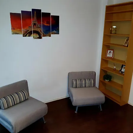 Ultracentral Apartment - "Saint Anthony" Church & Old Town View-3