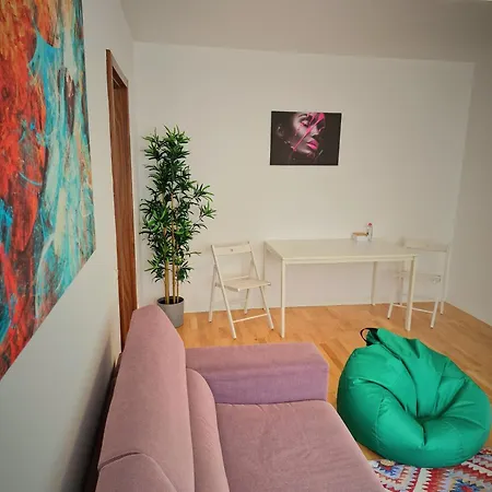 Old Town Central Oasis - Secured Parking Nearby - Self Check In - Metro Station At 1Min-2