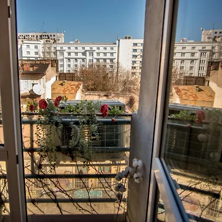 Downtown Studios - Your Modern Escape Near Ateneul Roman-3