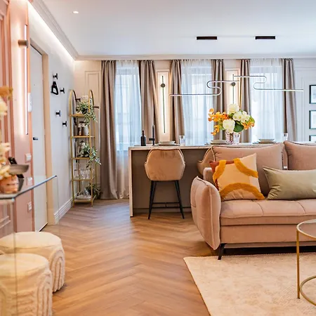 Victoriei Emerald & Pink Gems - Designer Apartments-2