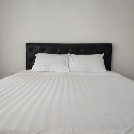 Luxury Modern Free Parking Air Conditioning Netflix Superb Bright View Balcony Self Check In Militari-3