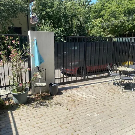 Lovely Apartment In Villa In Bucharest-2