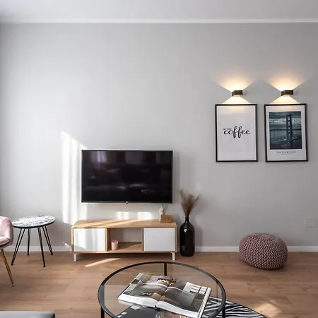 The Loft Luxury Apartments-Near The Park In The City Center-2