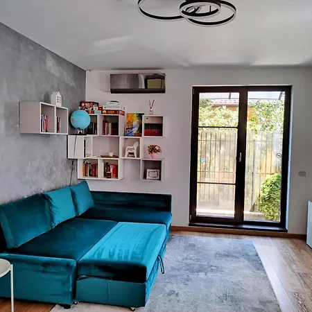 Exclusive Living Apartment-2