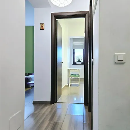 Vr2 Central Apartment-3