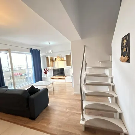 Elegant Premium Apartment With Panoramic Views - 10-2