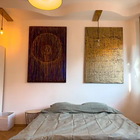 Central Retreat Apartments Universitate-3