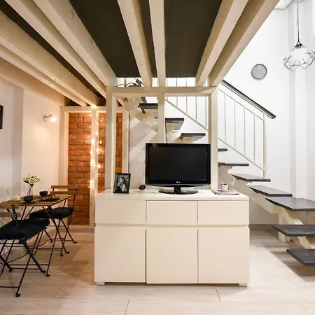 Central Comfort - Duplex-Style Studios On Regina Elisabeta-3