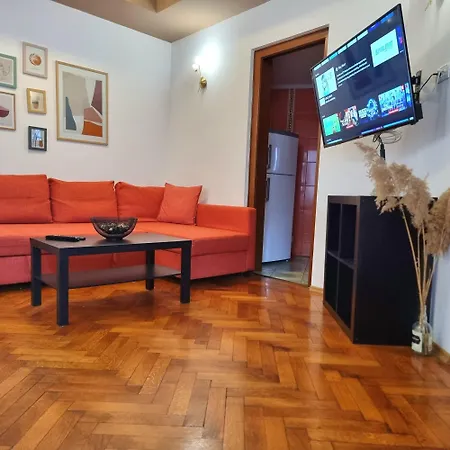 Cozy & Roomy -3Bdr Near Old Town - Chill & Relax-2