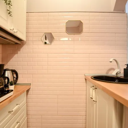 Heart Of Bucharest - Cozy Studios On Smardan Street-2