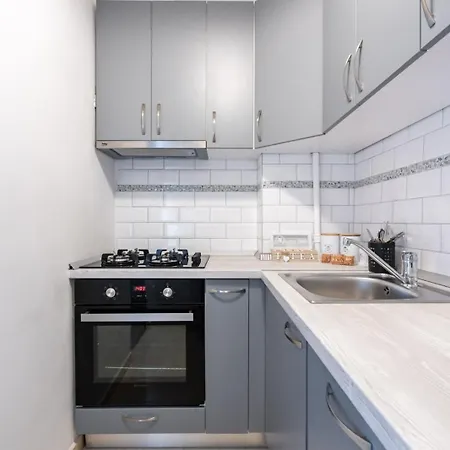 Bright And Cozy Apartment In The Bucharest Center-2