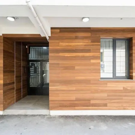 Bonita - Chic Urban Retreat With Private Balcony-3