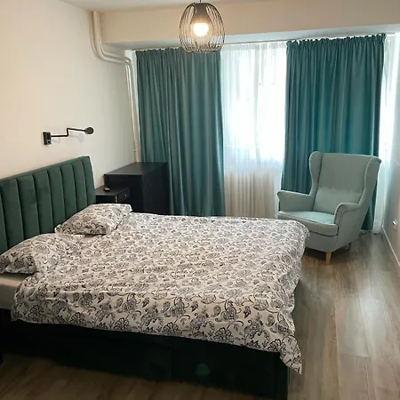 Center 1 Bdrm Apt With Terrace-2