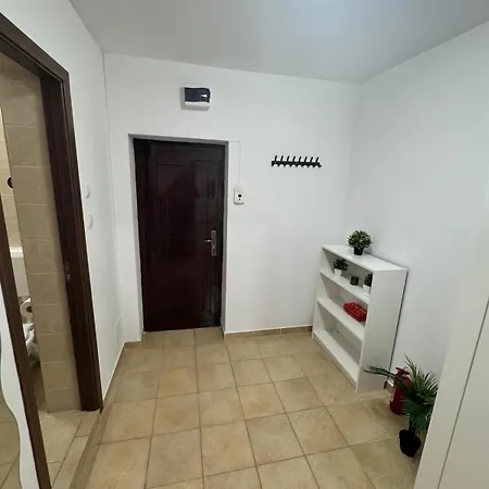 Green View Apartment-2