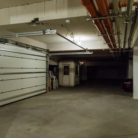 Central 5 Apartment - New Building & Parking-3