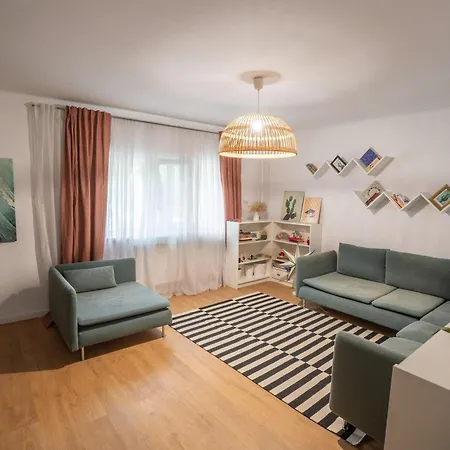 Spacious Apartment Near National Arena, Park-3