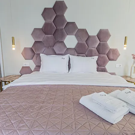 Cozy Premium Collection - Studios & Suites Bucharest-2