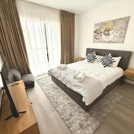 Rulu Studio Plaza Mall-3