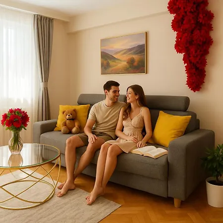 City View Apartment With Private Balcony-2