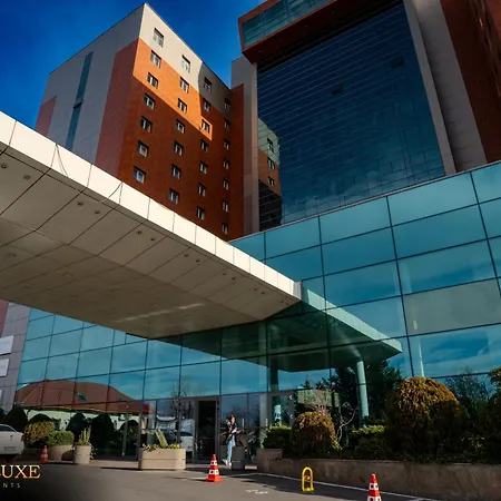 Yamaluxe Apartments - Modern & Spacious With Beautifull View-2