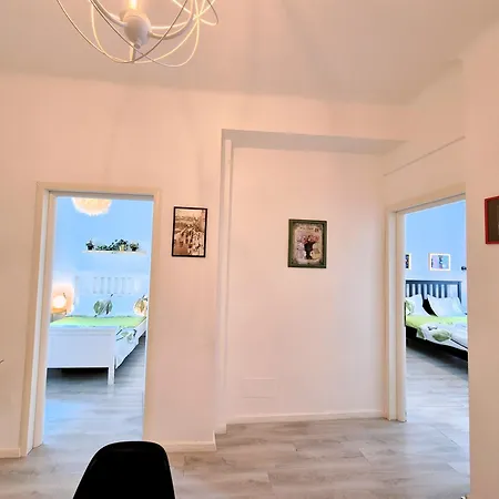Downtown Spacious Retreat-2
