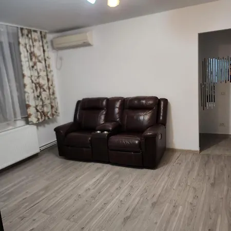 Gara De Nord 3 Rooms Apartment Superb City View-2