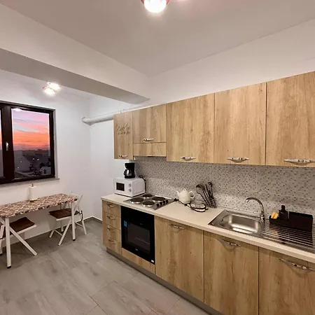 Belvedere City View Studios & Apartments With Free Parking & Gym-2