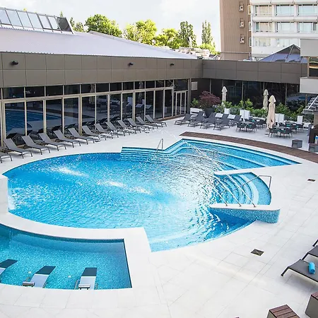 Ramada By Wyndham Bucharest Parc Hotel-3