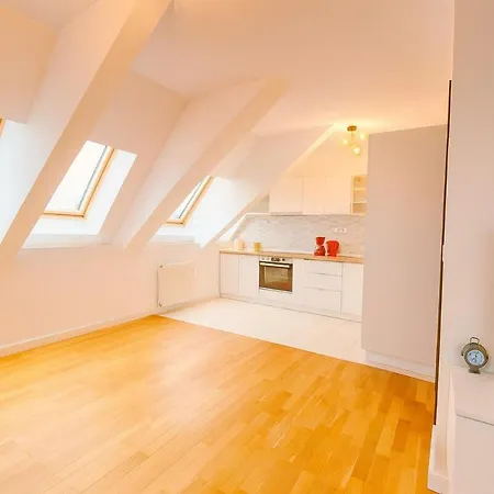 Central Skylight Suites 16-3