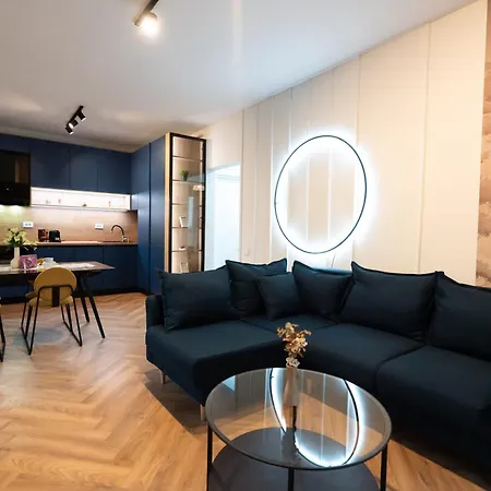 Soni Exclusive Apartments 336 Plaza With Private Parking & Self Check-In-3