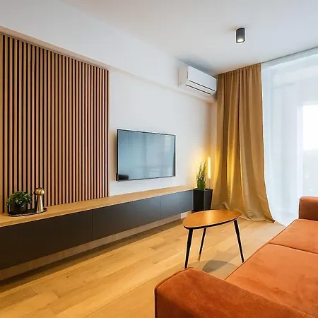 Central One Serenity Loft Plus Parking-3