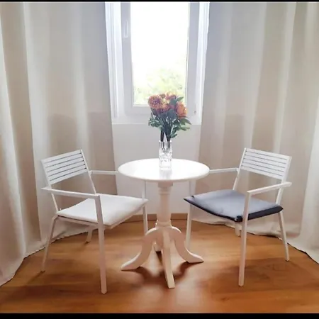 STUDIO PIATA VICTORIEI pat dublu, canapea extensibila-3
