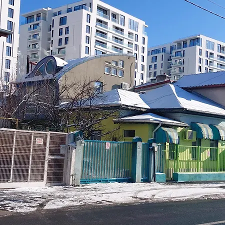 Artsy, Fully Equipped House, 2 Bedrooms, 2 Tvs, Free Parking, All To Yourself!-2
