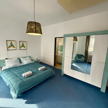 Middle Old Town Apartment-2
