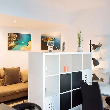 Luxury Flat 8 Near Metro-2